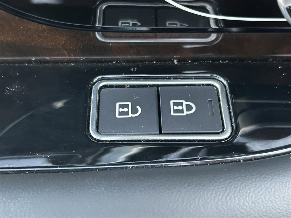 Used 2022 Land Rover Range Rover P525 Westminster Edition image 31