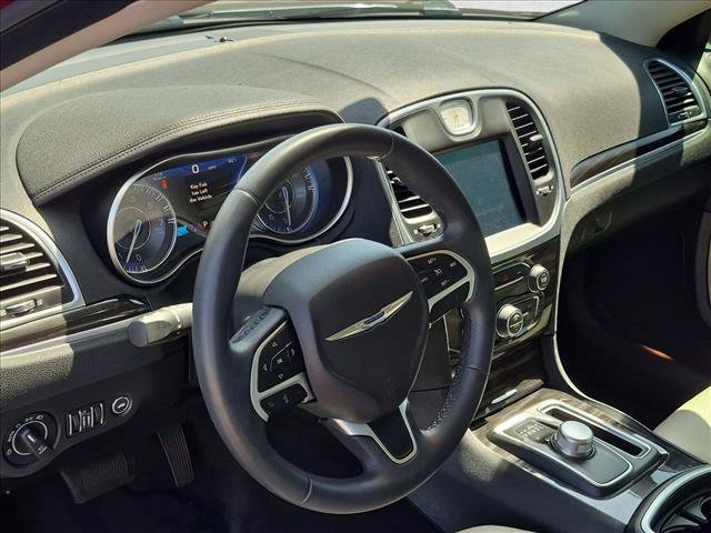 Used 2015 Chrysler 300 Limited w/ Driver Convenience Group RWD image 11