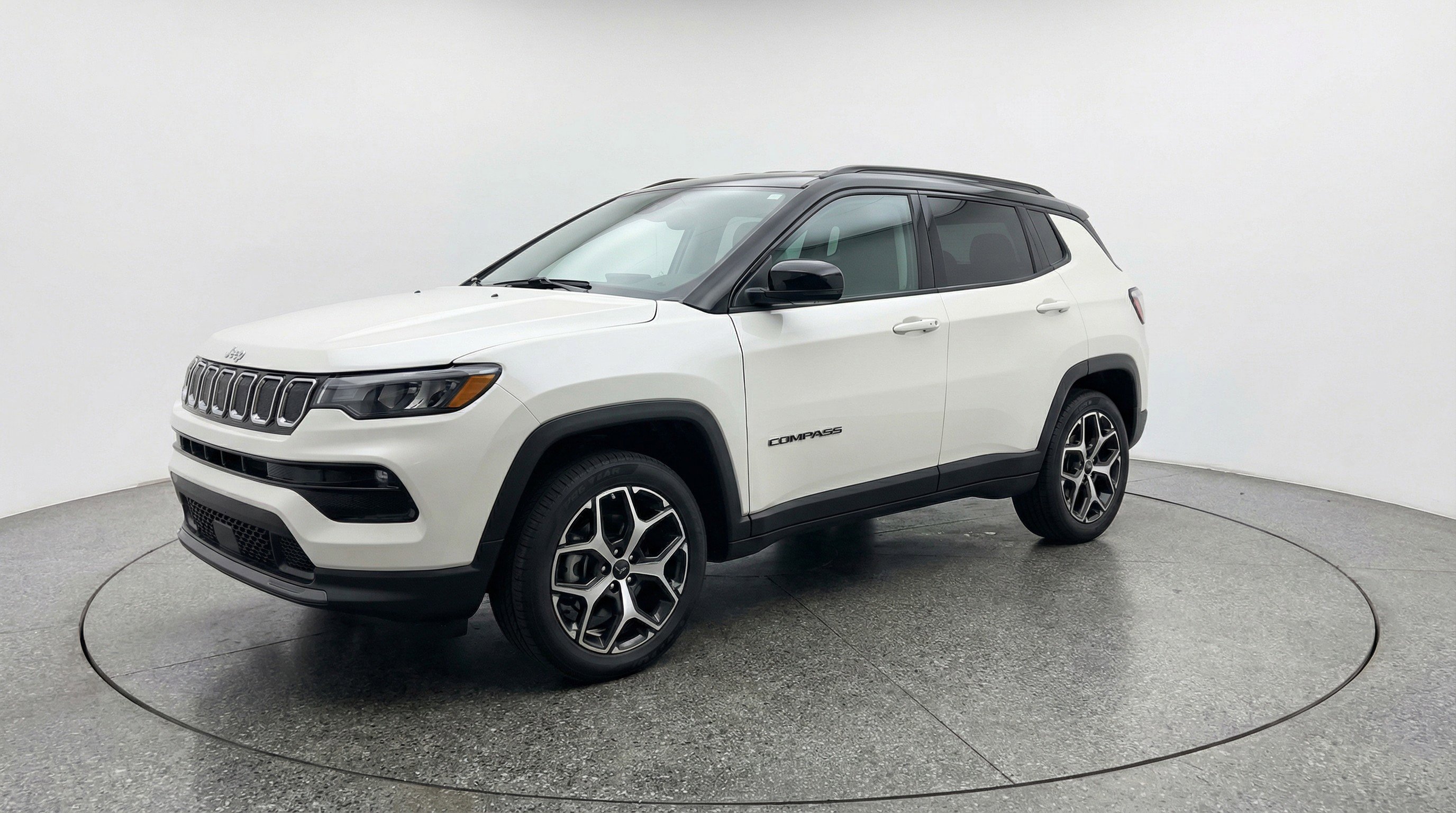Used 2025 Jeep Compass Limited AWD/4WD image 3