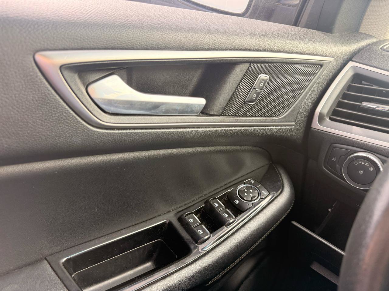 Used 2016 Ford Edge SEL w/ Equipment Group 201A FWD image 19
