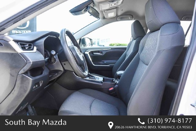 Used 2023 Toyota RAV4 XLE FWD image 17