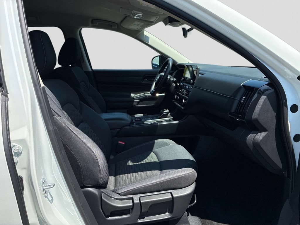Certified 2025 Nissan Pathfinder S AWD/4WD image 10