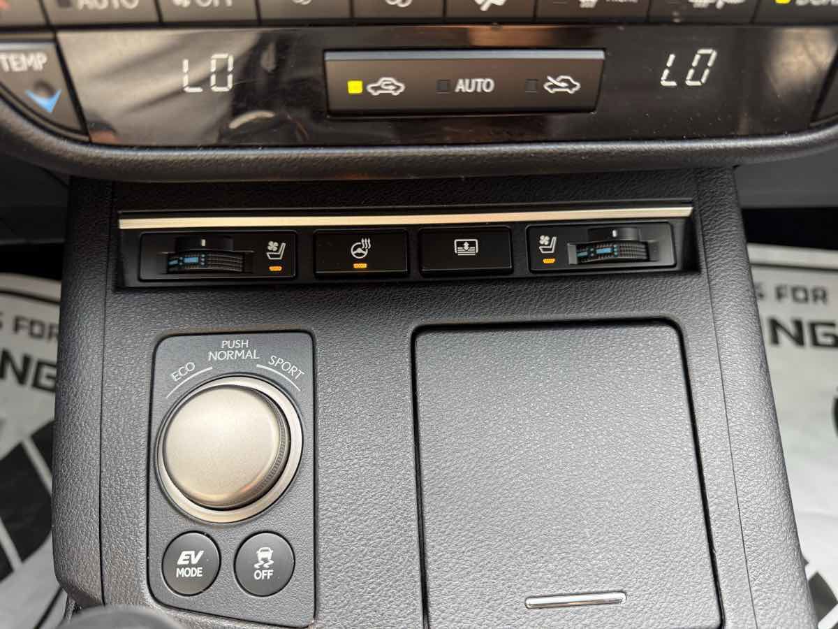 Used 2015 Lexus ES 300h image 20