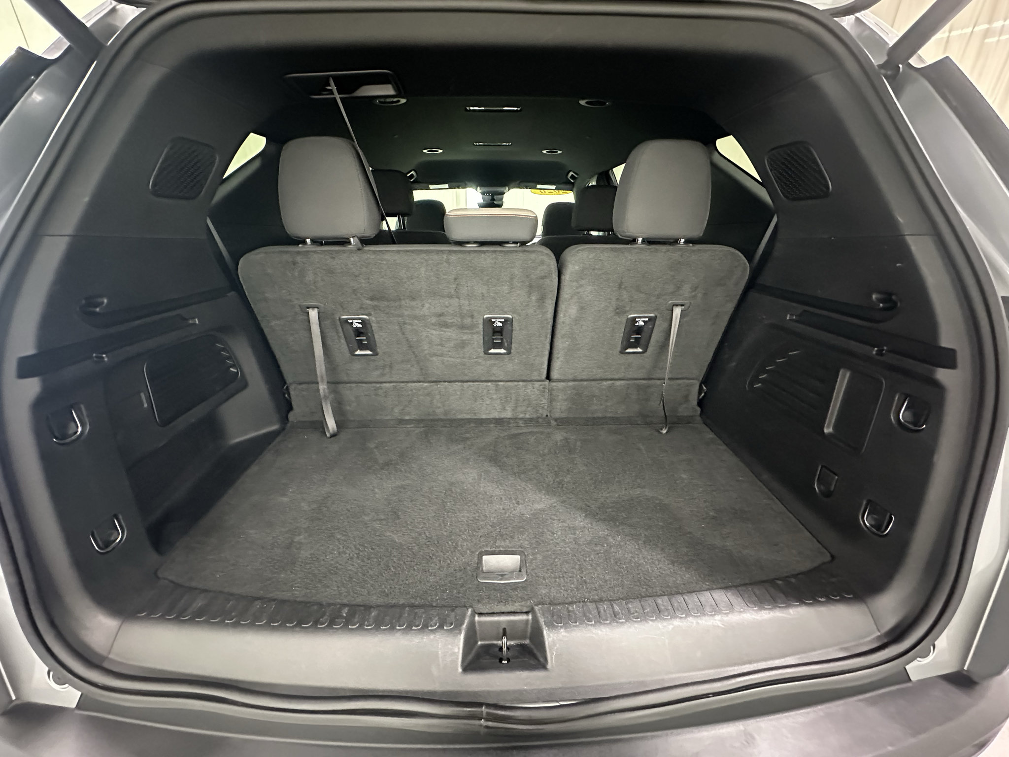 Certified 2026 Chevrolet Traverse LT w/ Driver Confidence Package FWD image 8