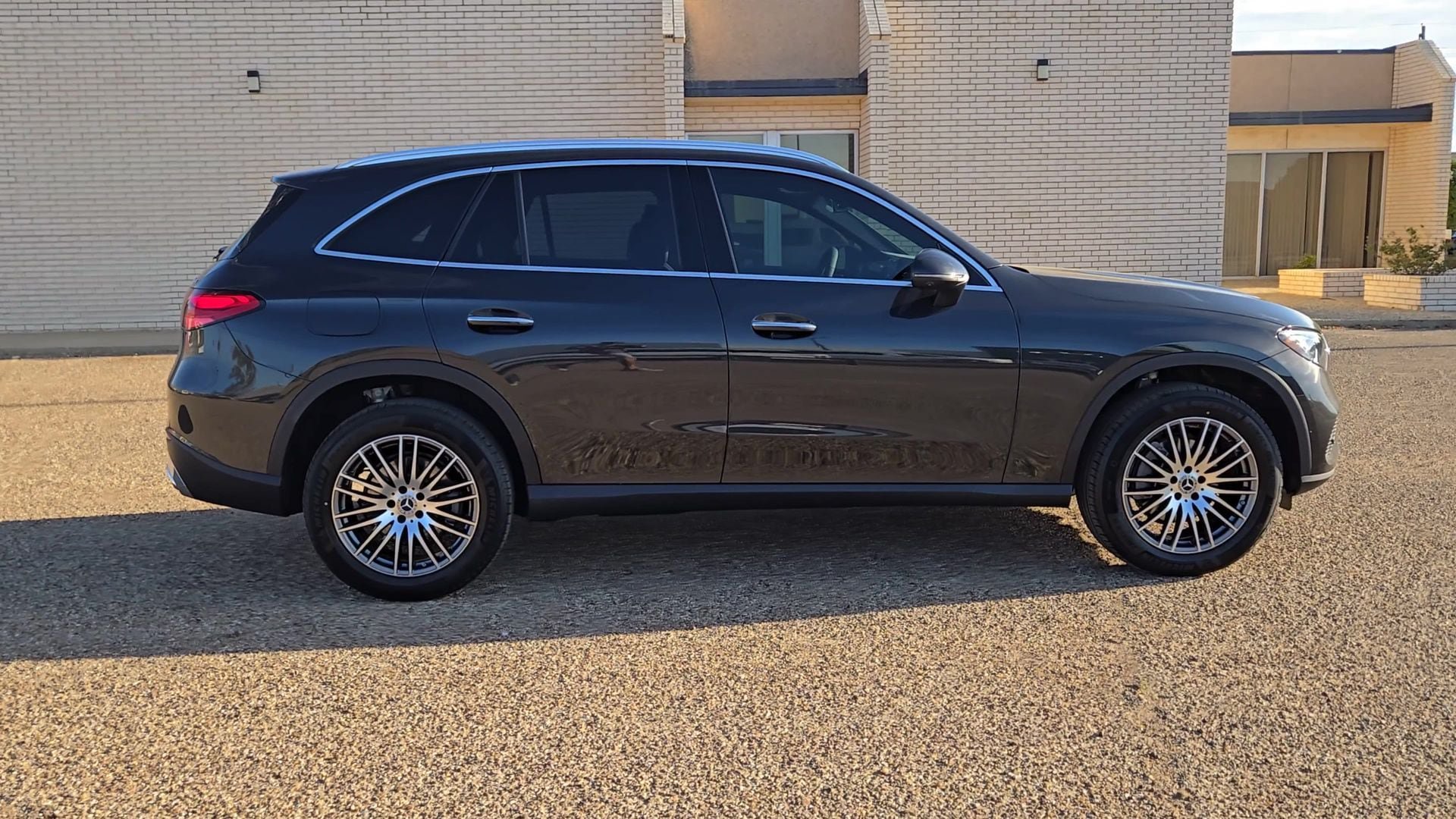 New 2026 Mercedes-Benz GLC 300 4MATIC image 9