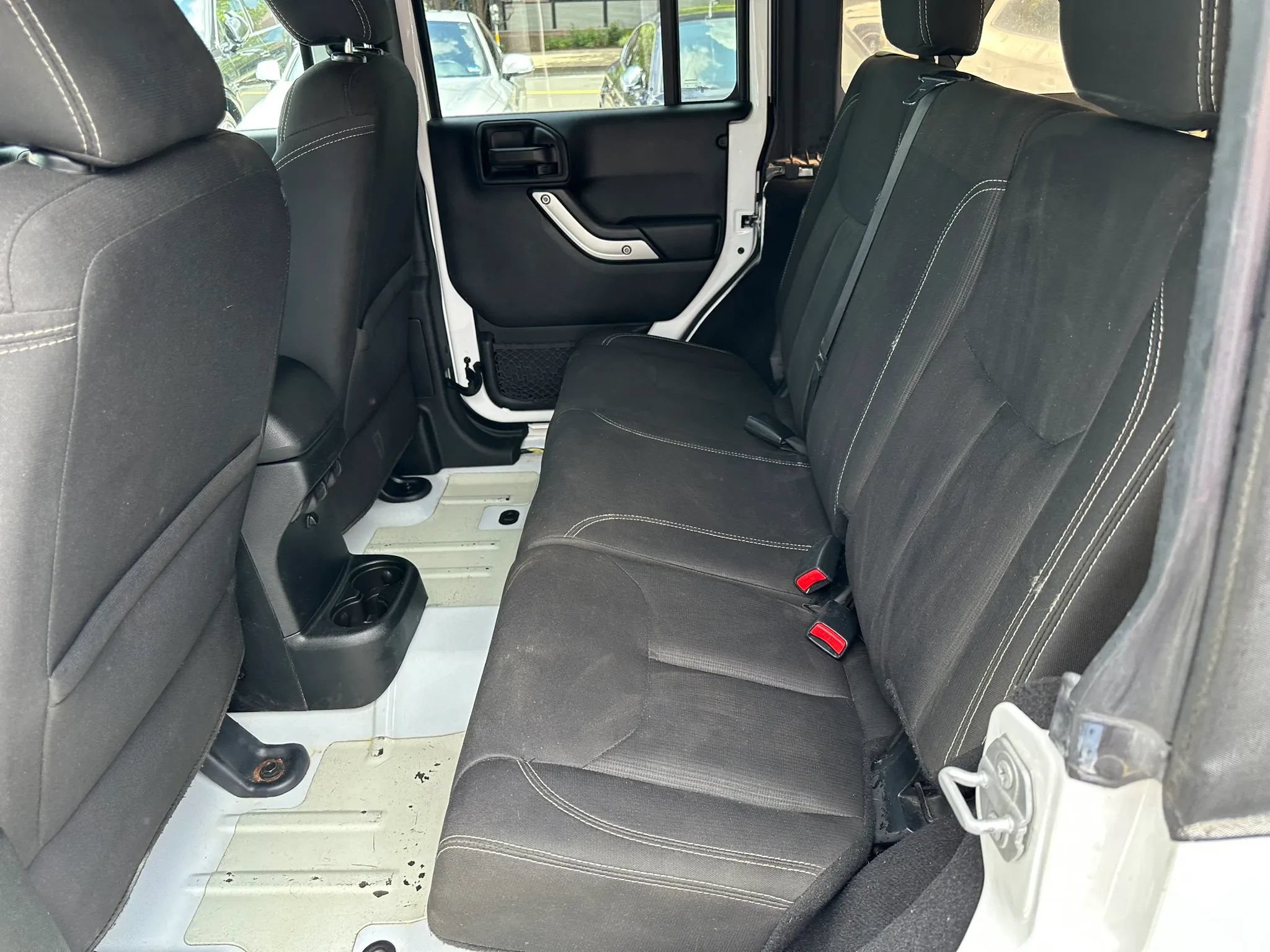Used 2017 Jeep Wrangler Unlimited Rubicon w/ Connectivity Group AWD/4WD image 24