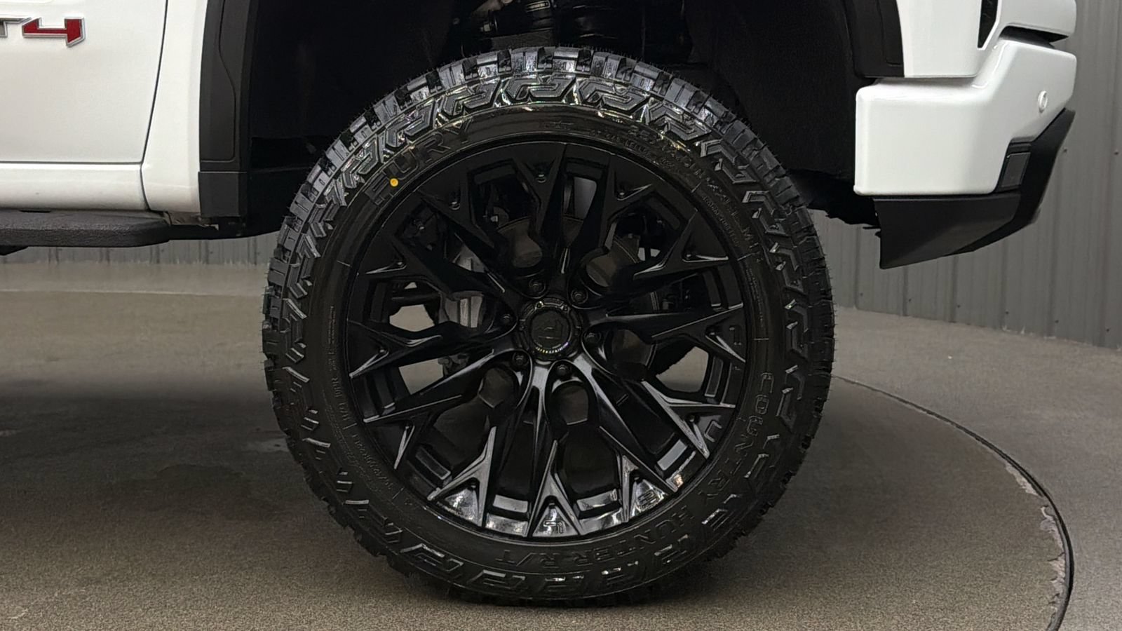 Used 2026 GMC Sierra 1500 AT4 w/ AT4 Premium Package AWD/4WD image 9