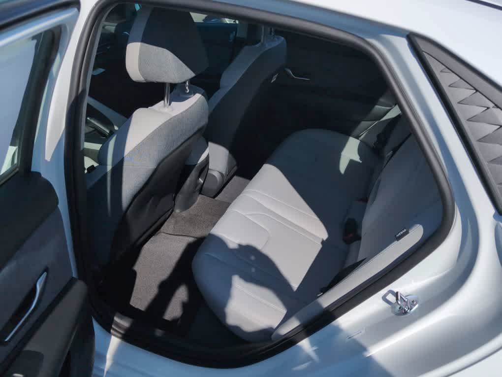 New 2026 Hyundai Elantra SEL Sport FWD image 10