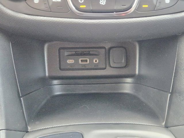 Used 2022 Chevrolet Equinox RS w/ RS Leather Package FWD image 19