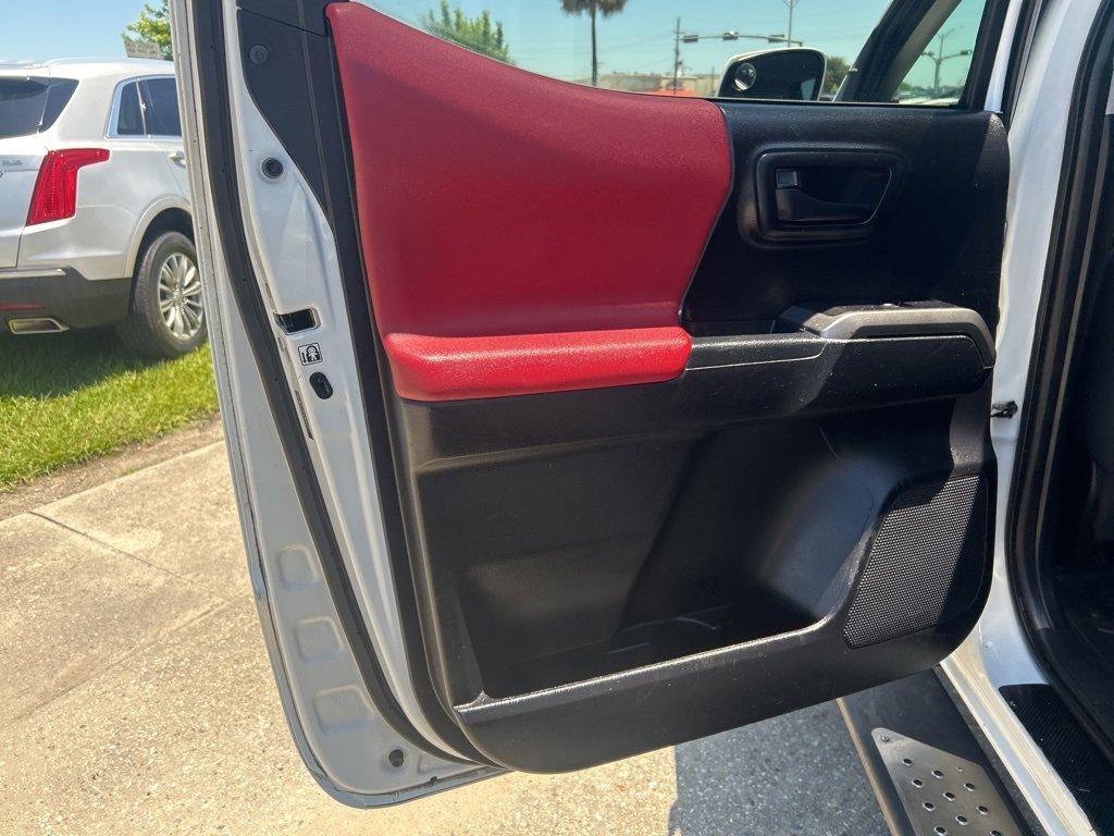 Used 2020 Toyota Tacoma SR5 image 15