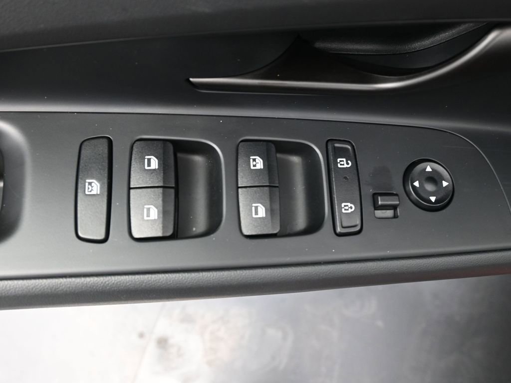 Certified 2025 Hyundai Elantra Sport image 25