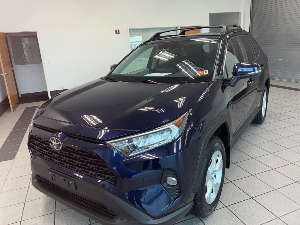 Used 2020 Toyota RAV4 XLE image 4