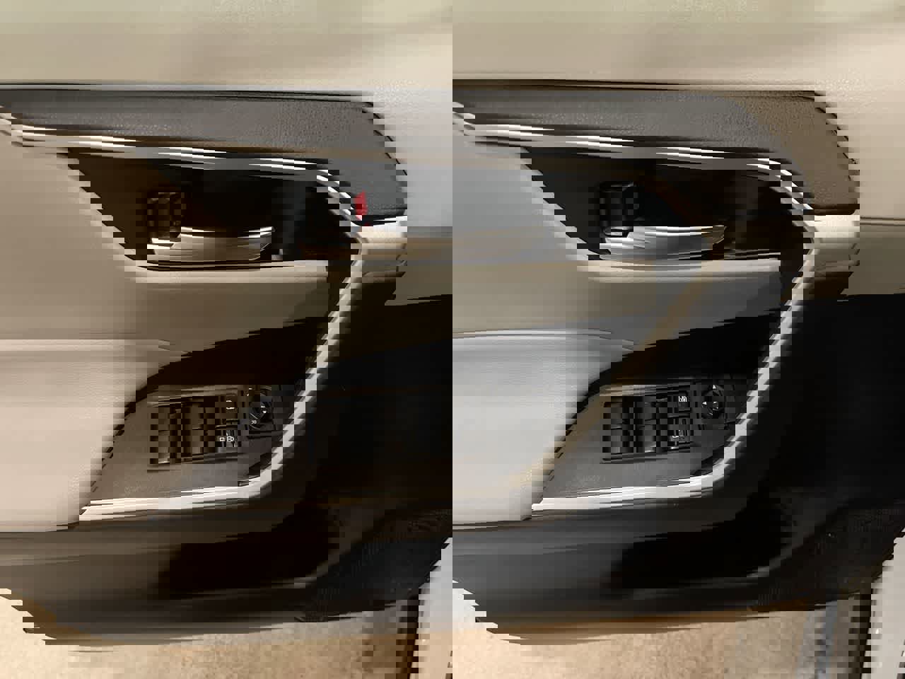 Certified 2021 Toyota RAV4 XLE w/ Convenience Package image 13