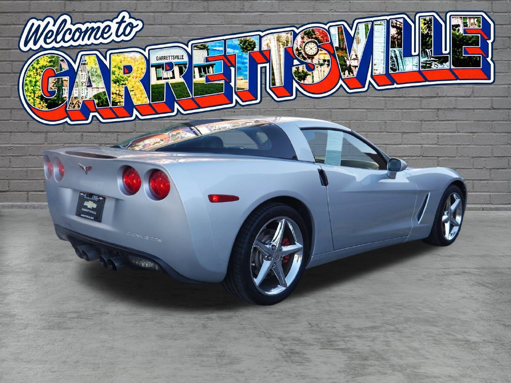 Used 2011 Chevrolet Corvette Coupe w/ Preferred Equipment Group RWD image 22