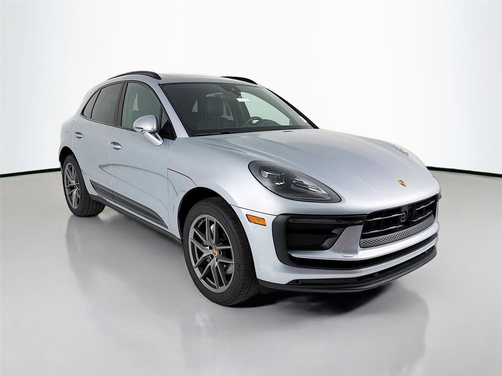 Certified 2025 Porsche Macan image 31