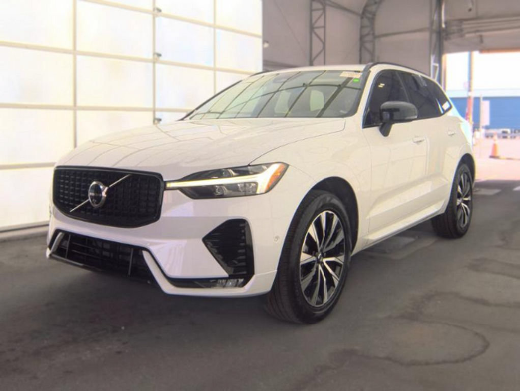 Used 2024 Volvo XC60 B5 Plus AWD/4WD image 2