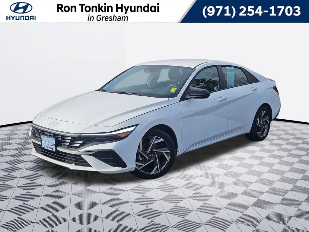 Certified 2025 Hyundai Elantra SEL image 1
