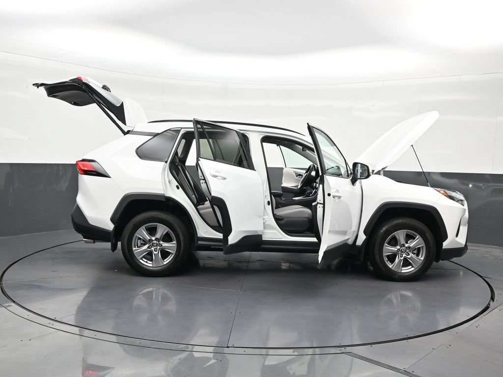 Used 2025 Toyota RAV4 XLE w/ Convenience Package FWD image 32