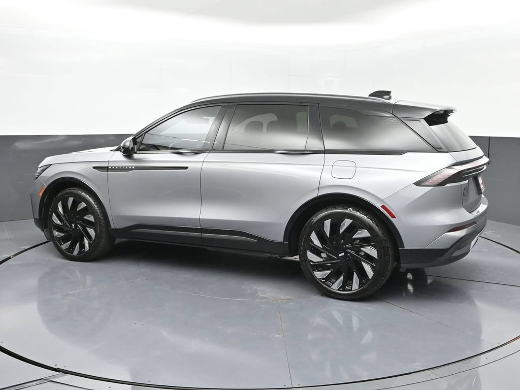 Used 2025 Lincoln Nautilus Reserve AWD/4WD image 31