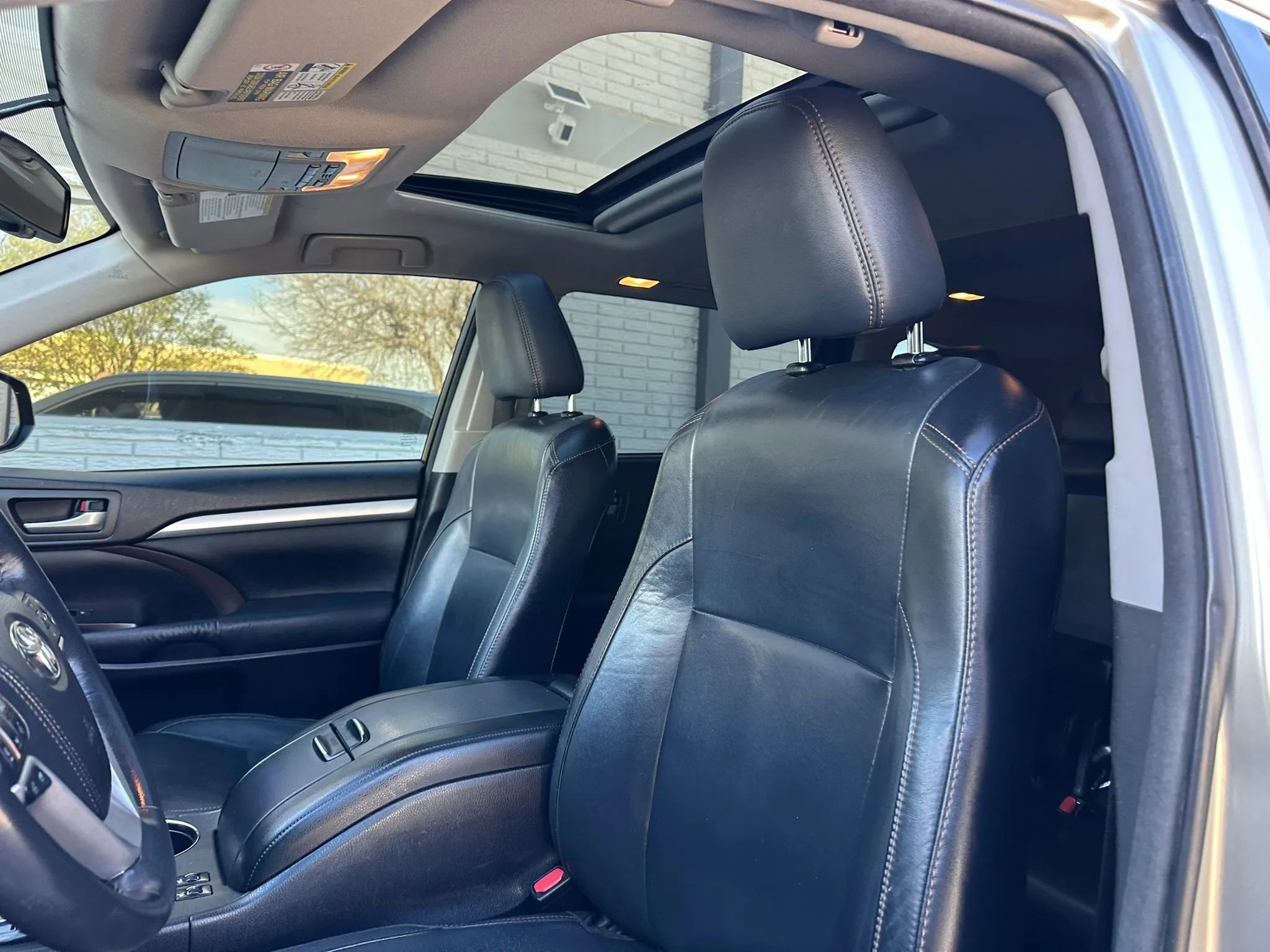 Used 2015 Toyota Highlander XLE image 15