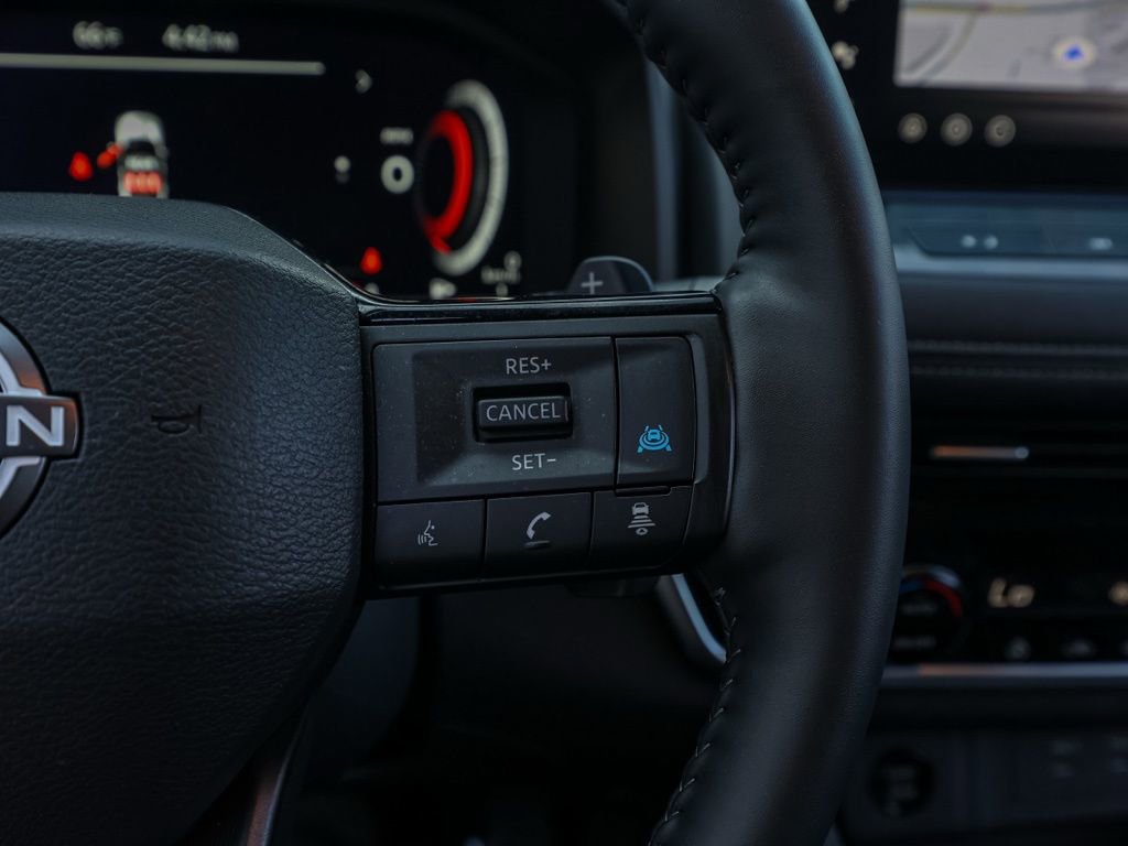 Used 2025 Nissan Rogue SL image 27