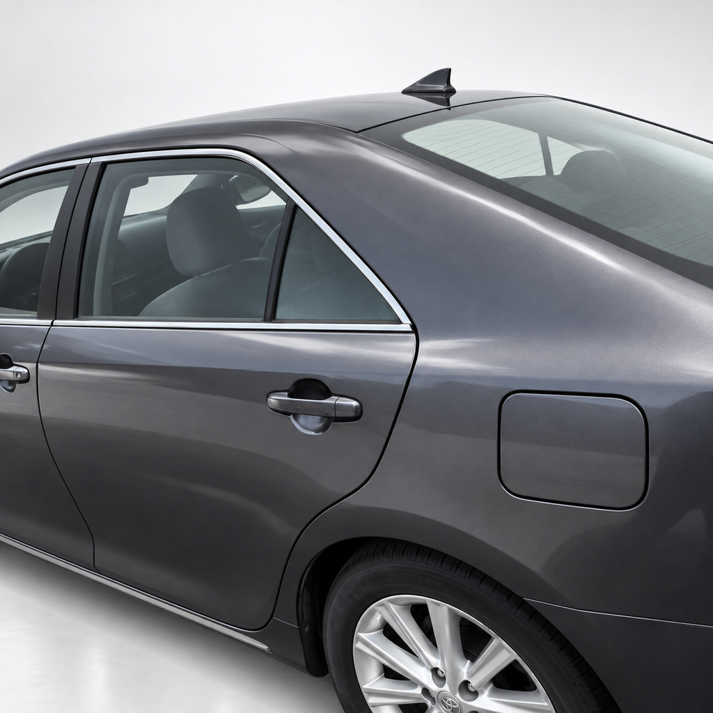 Used 2014 Toyota Camry XLE w/ Leather Package FWD image 8