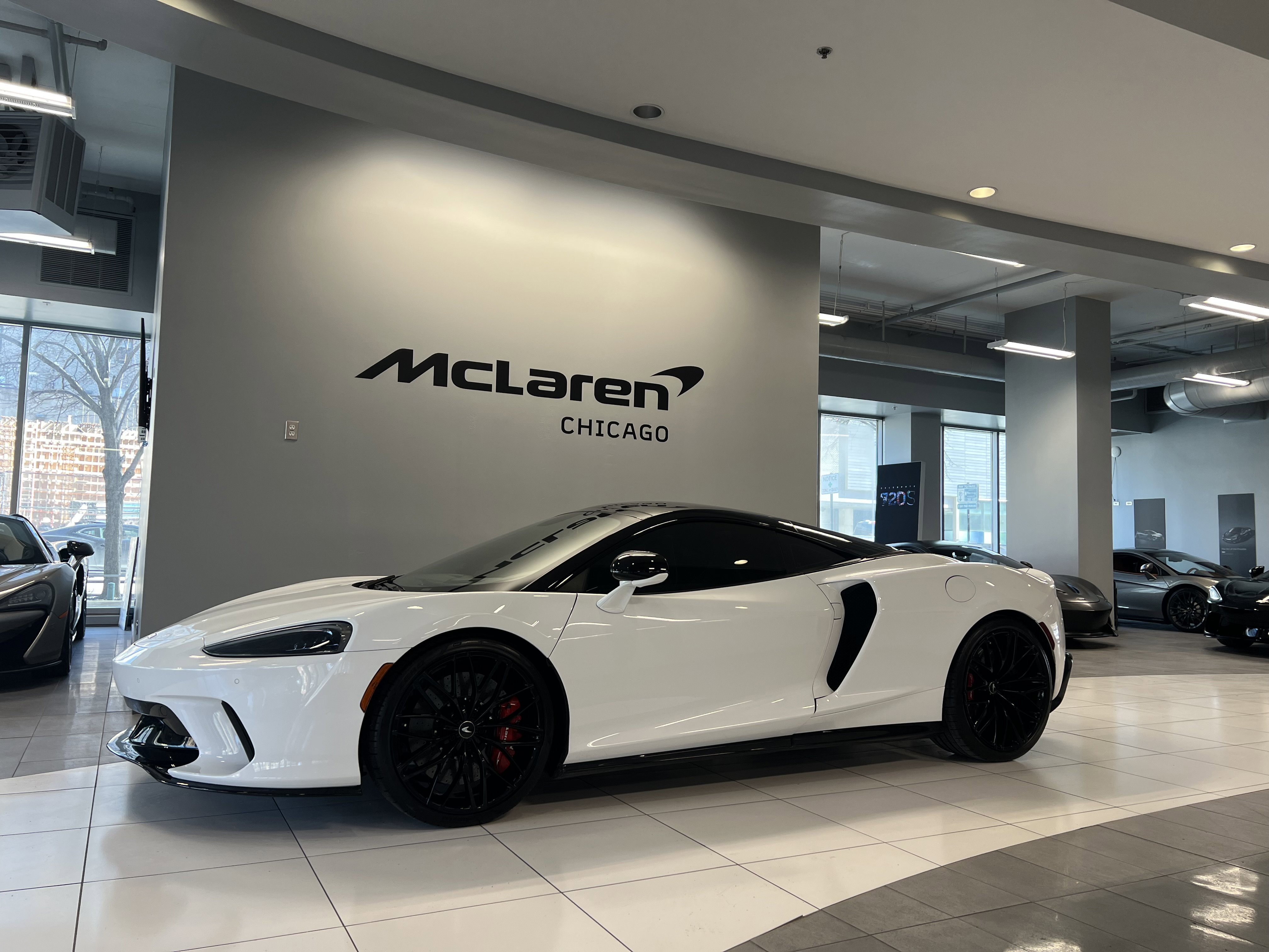 Used 2023 McLaren GT image 2