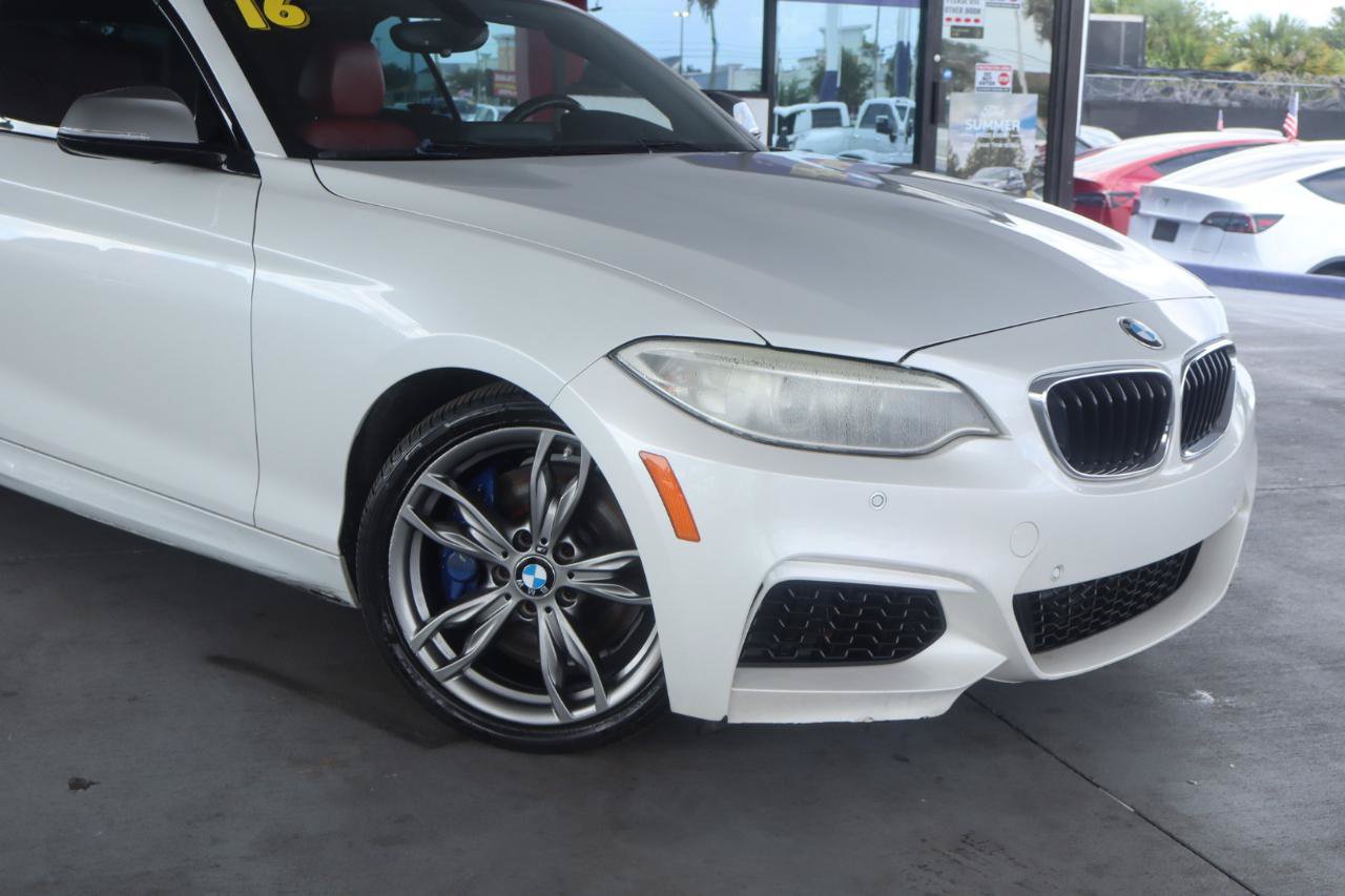Used 2016 BMW M235i Convertible RWD image 3