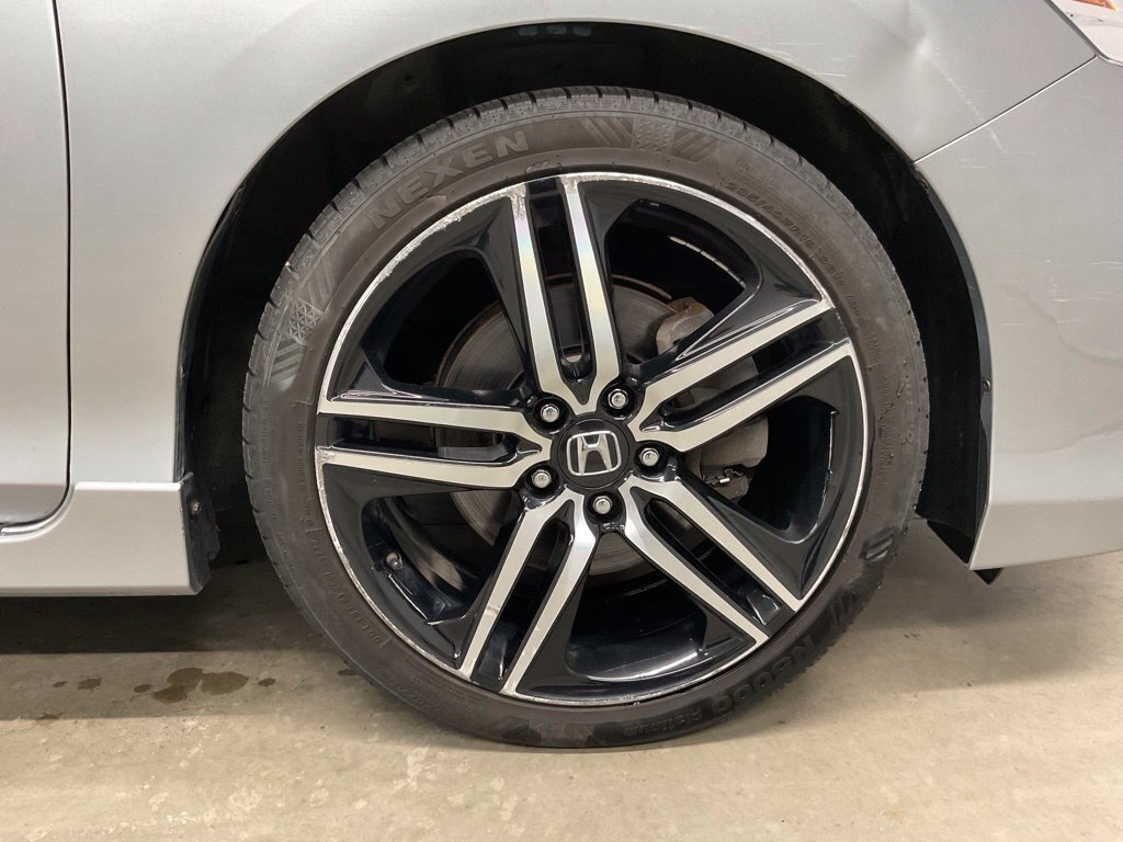 Used 2017 Honda Accord Touring image 15
