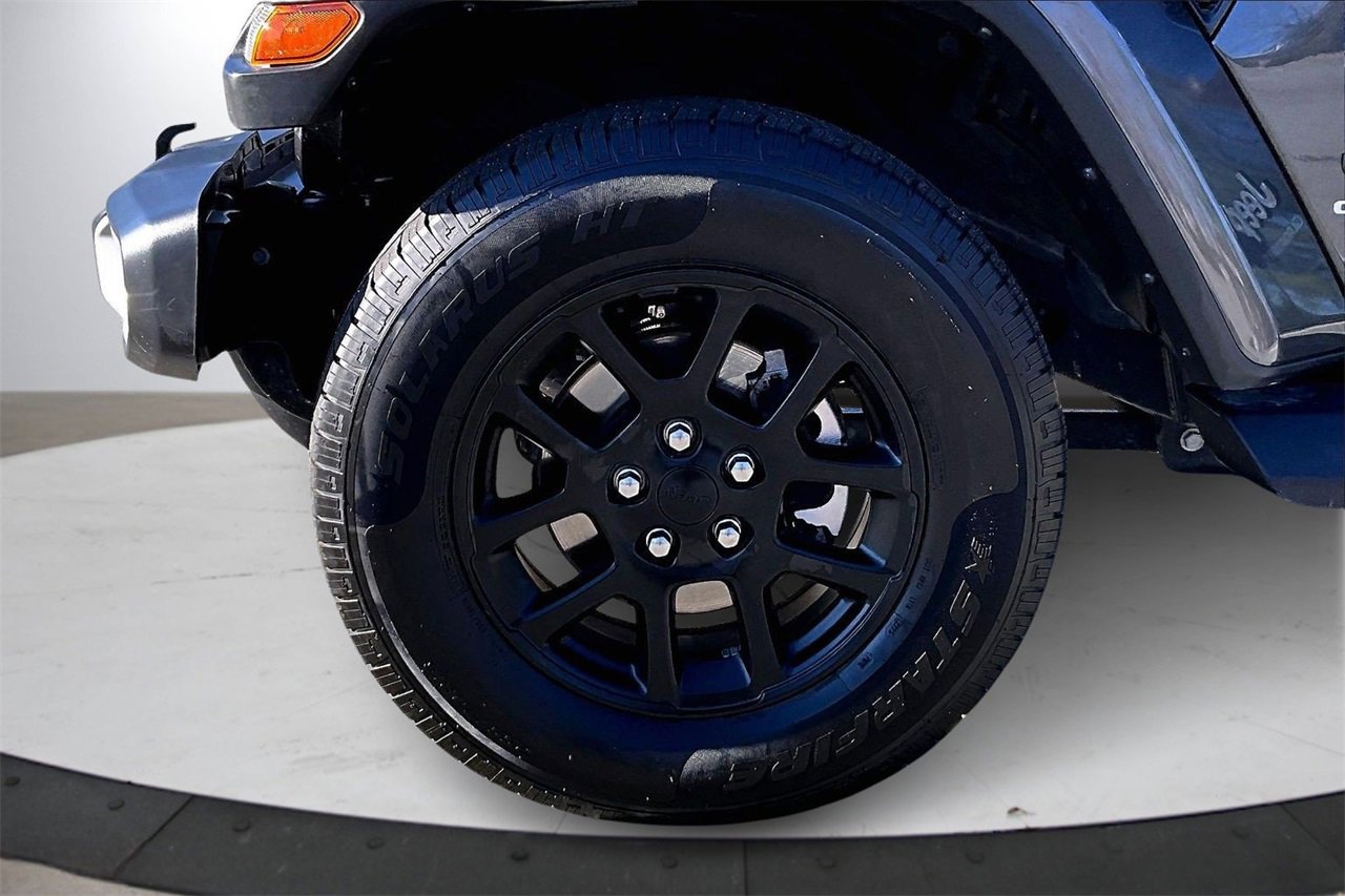 Certified 2023 Jeep Gladiator Overland image 32