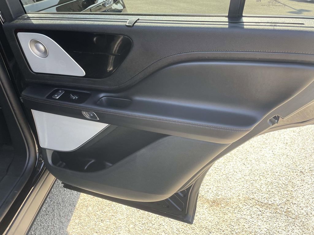 Used 2023 Lincoln Aviator Reserve w/ Equipment Group 201A image 23