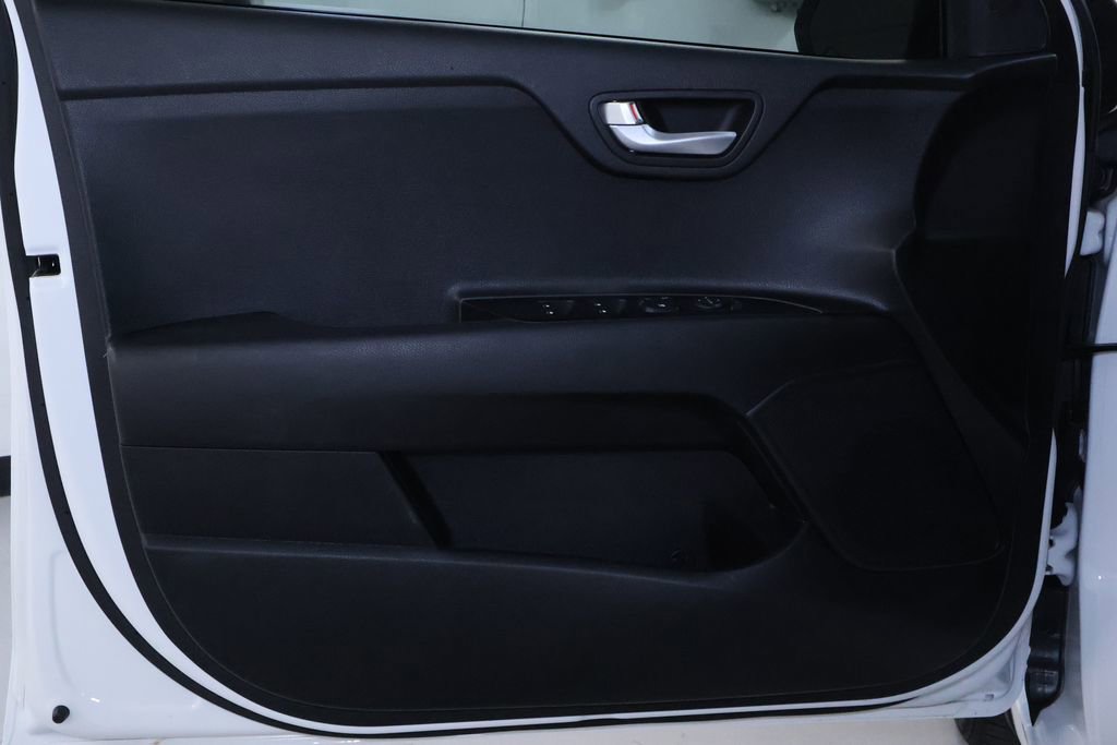 Used 2023 Kia Rio S w/ Technology Package image 11