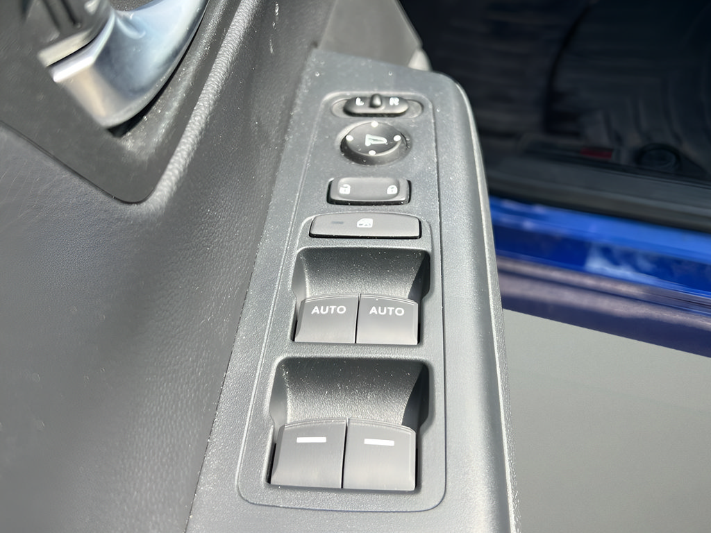 Used 2023 Honda CR-V EX image 17
