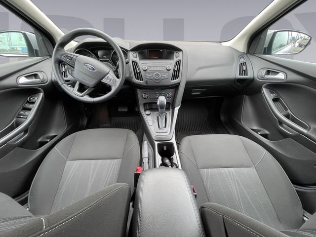 Used 2018 Ford Focus SE w/ Cold Weather Package image 12