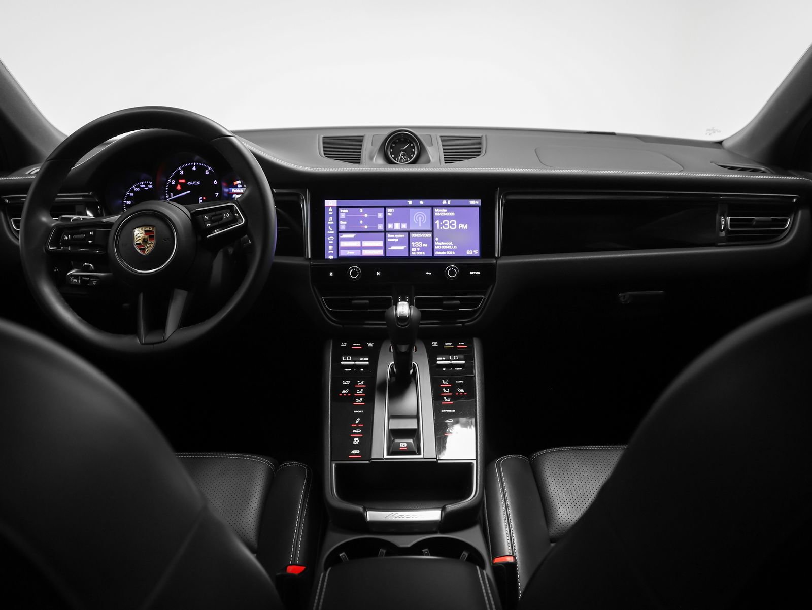 Certified 2023 Porsche Macan GTS image 33