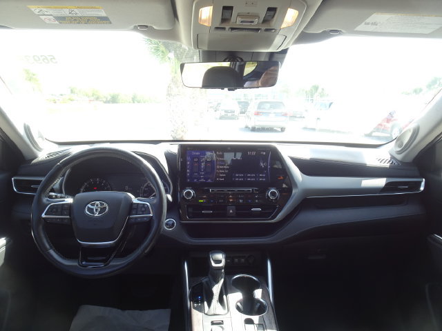 Used 2020 Toyota Highlander Platinum AWD/4WD image 12