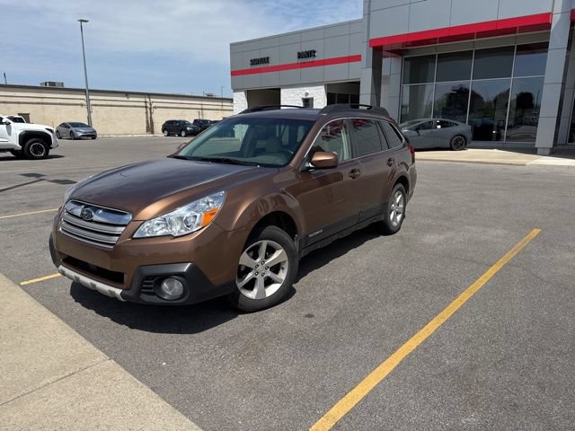Used 2013 Subaru Outback 2.5i Limited AWD/4WD video 1
