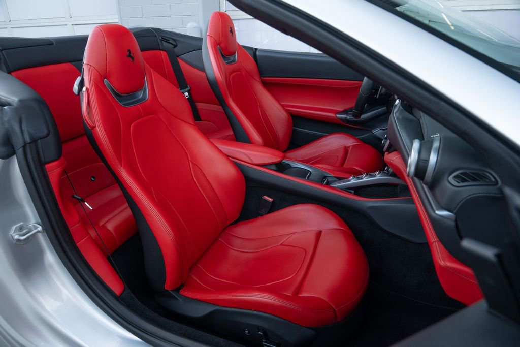 Used 2019 Ferrari Portofino image 58
