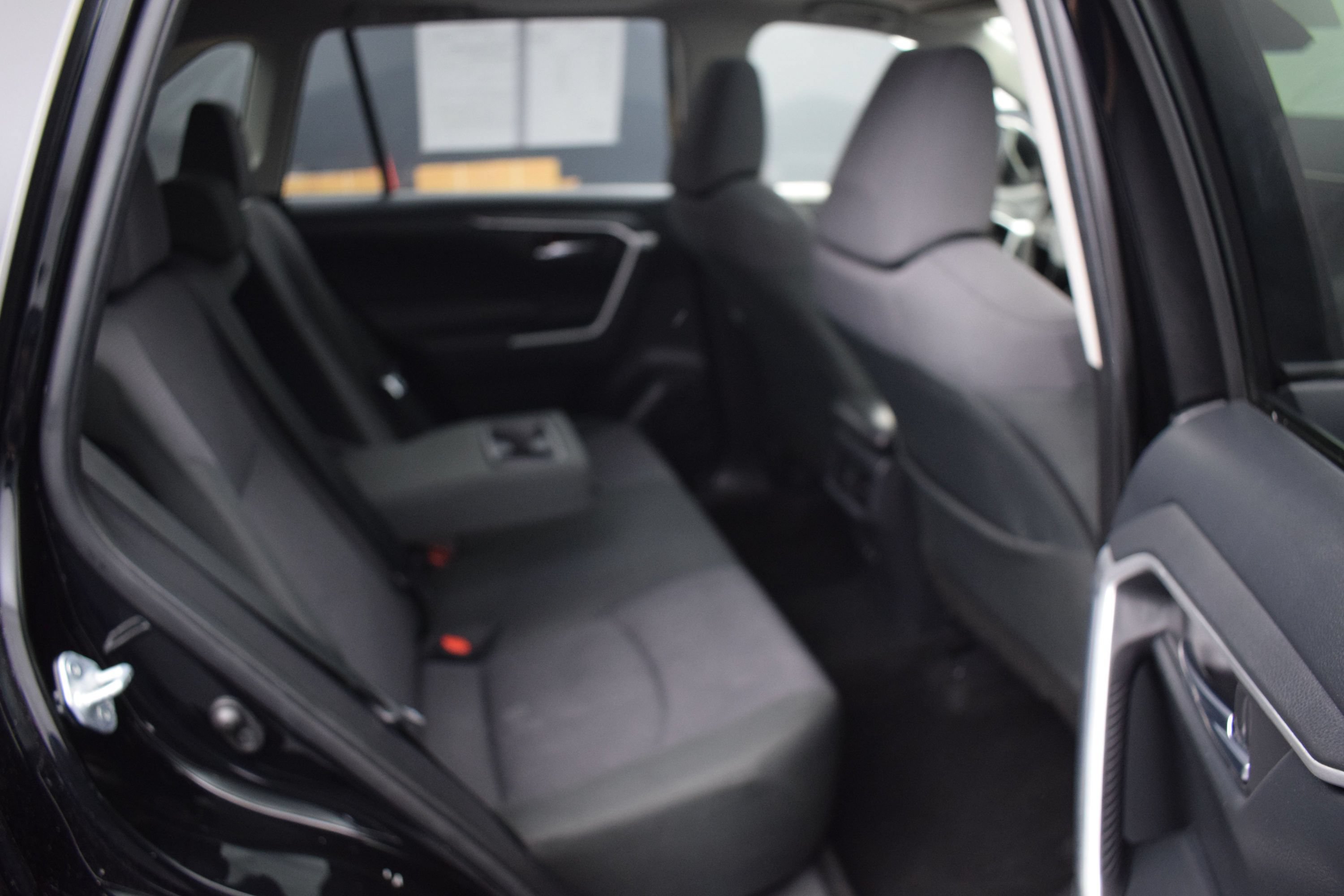 Used 2019 Toyota RAV4 XLE w/ Convenience Package AWD/4WD image 11