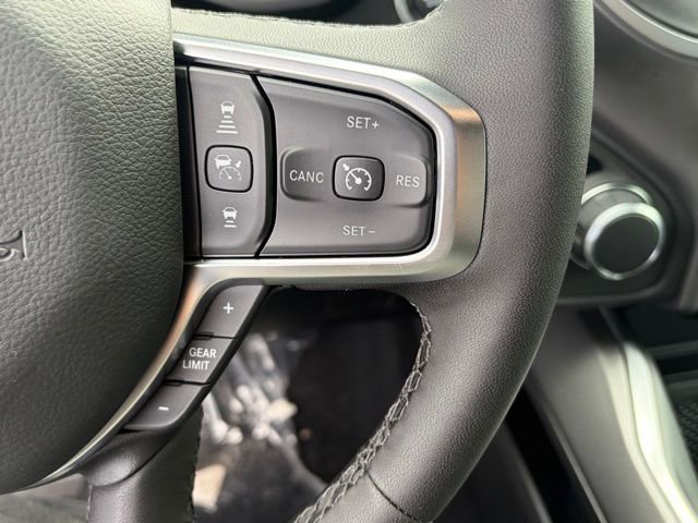New 2026 RAM 1500 4x4 Crew Cab image 18