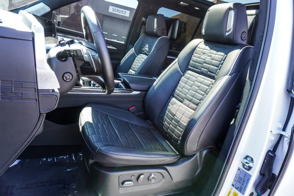 Used 2025 Cadillac Escalade V image 6