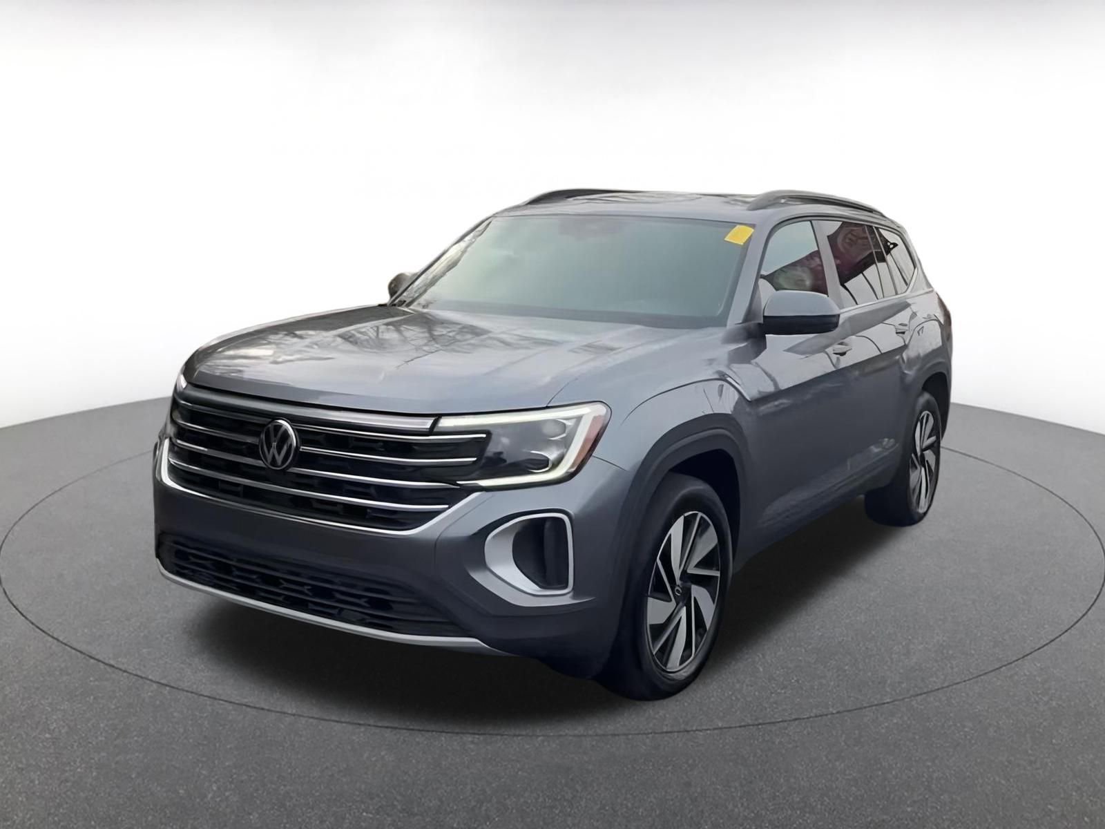 Used 2025 Volkswagen Atlas SE image 7