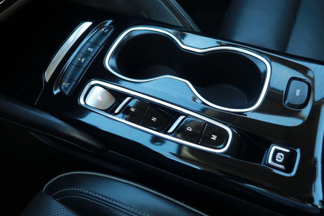 Used 2023 Buick Envision Essence image 18