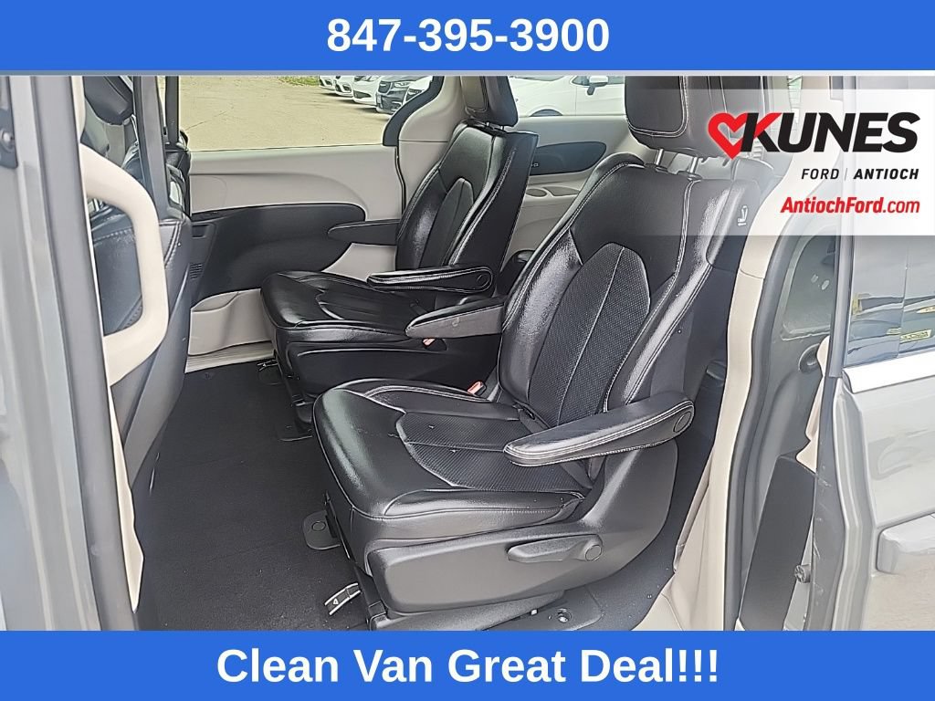 Used 2022 Chrysler Pacifica Touring-L w/ Uconnect Theater Family Group FWD image 36