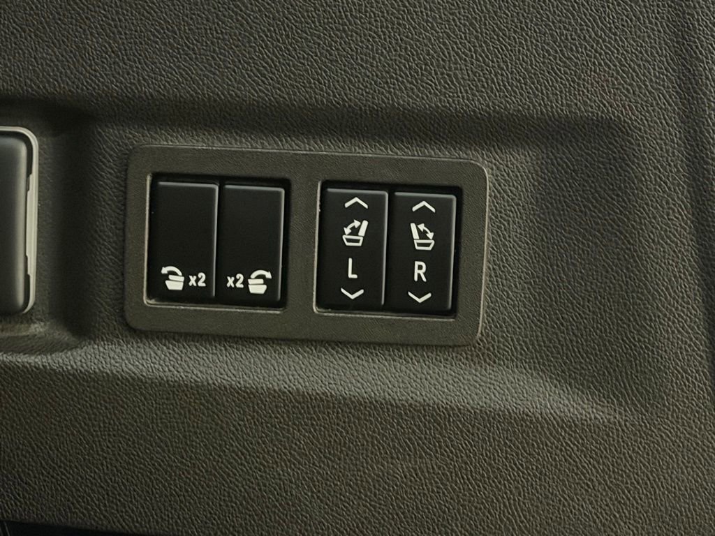 Certified 2022 GMC Yukon Denali image 19