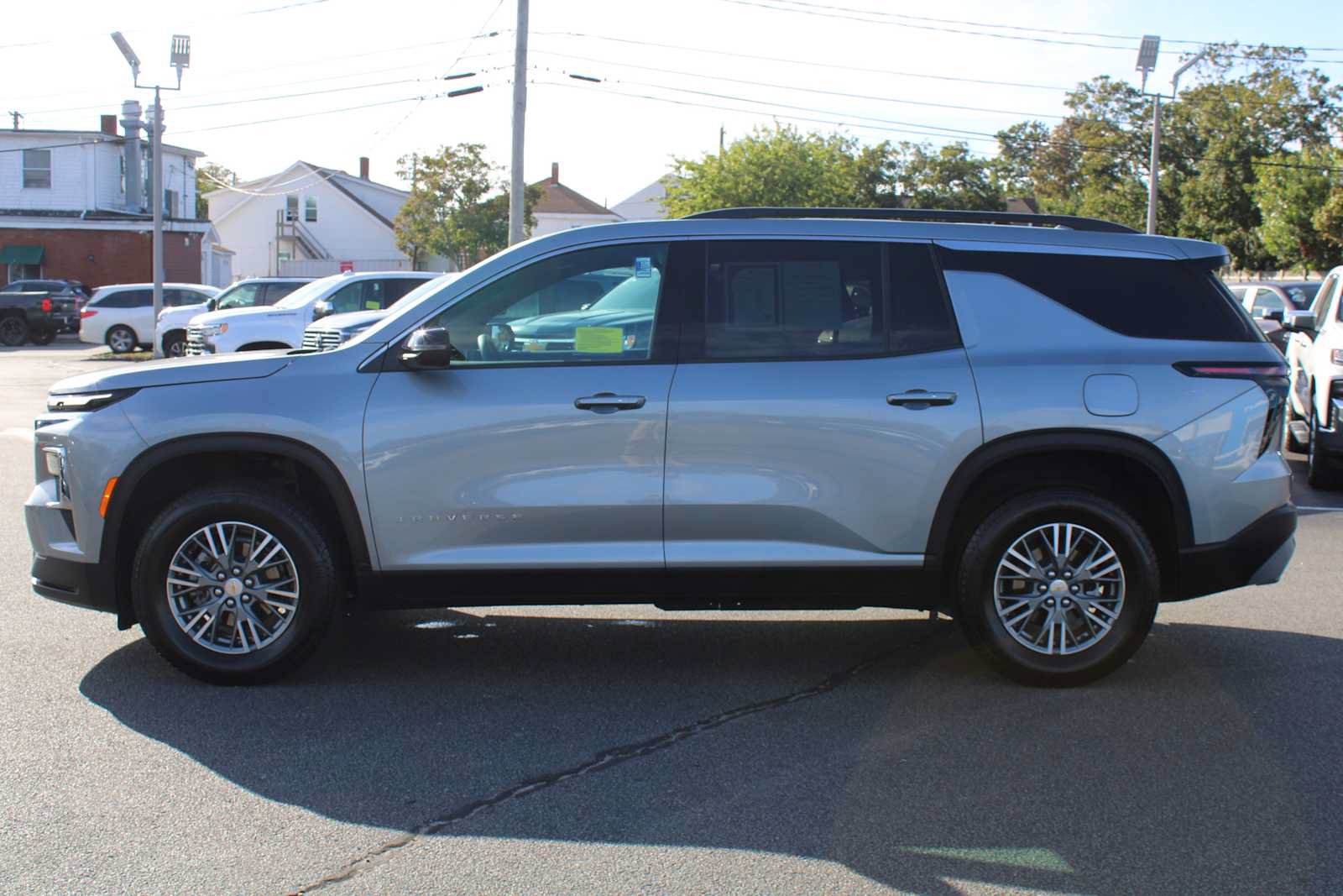 Certified 2025 Chevrolet Traverse LT FWD image 4