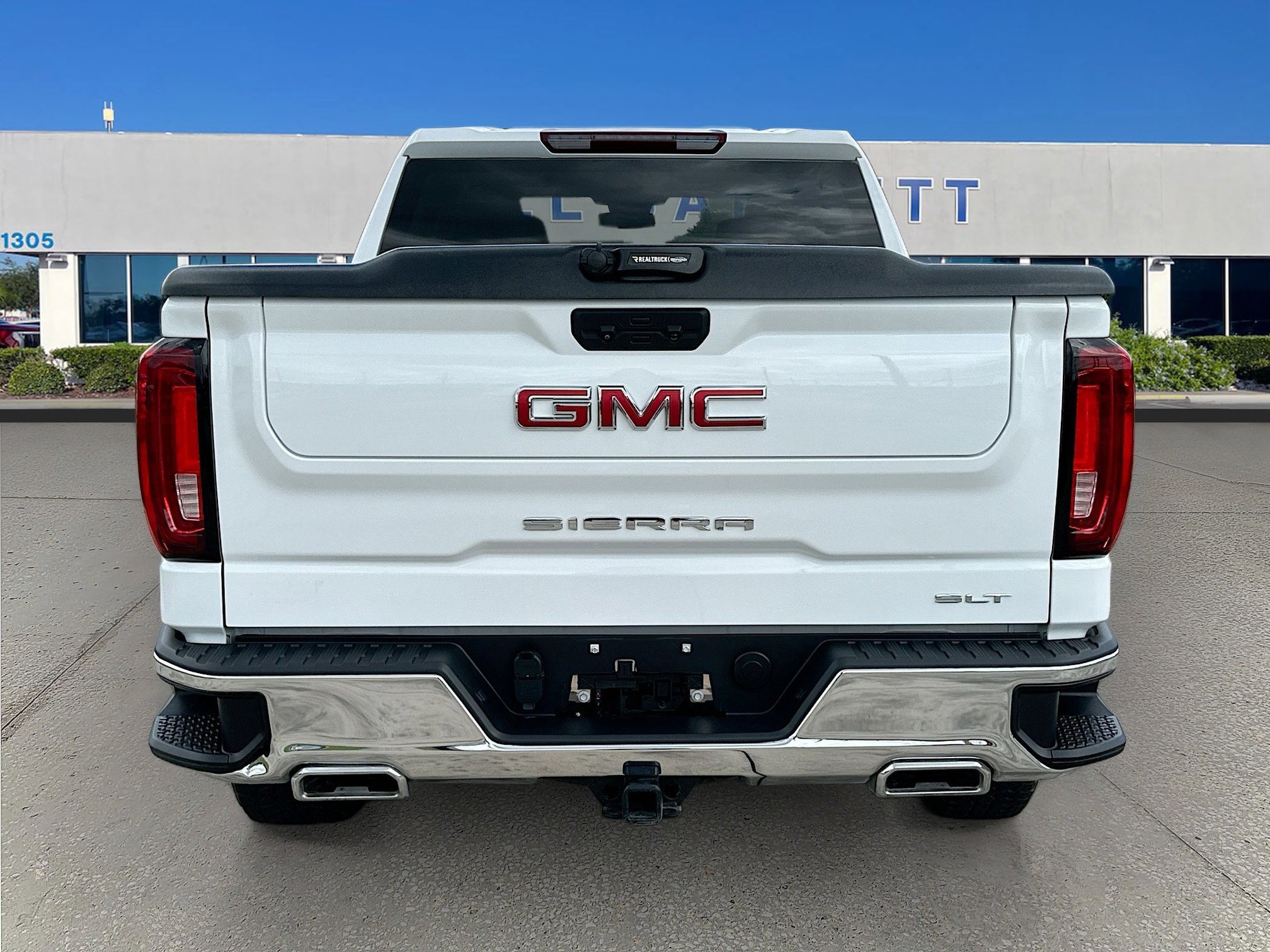 Used 2024 GMC Sierra 1500 SLT w/ X31 Off-Road Package image 6