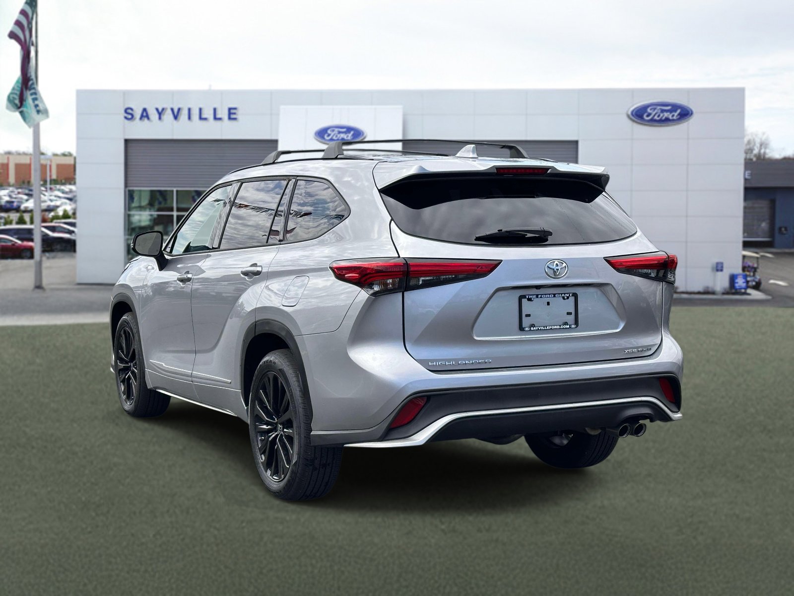 Used 2023 Toyota Highlander XSE AWD/4WD image 4