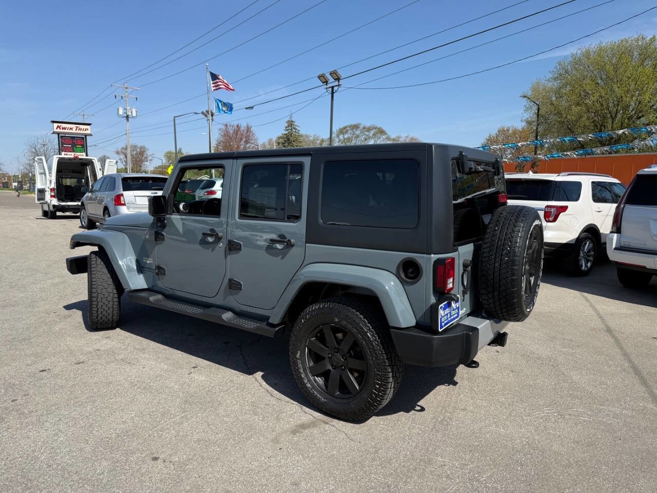 Used 2015 Jeep Wrangler Unlimited Sahara w/ Katzkin Premium Leather Group AWD/4WD image 6