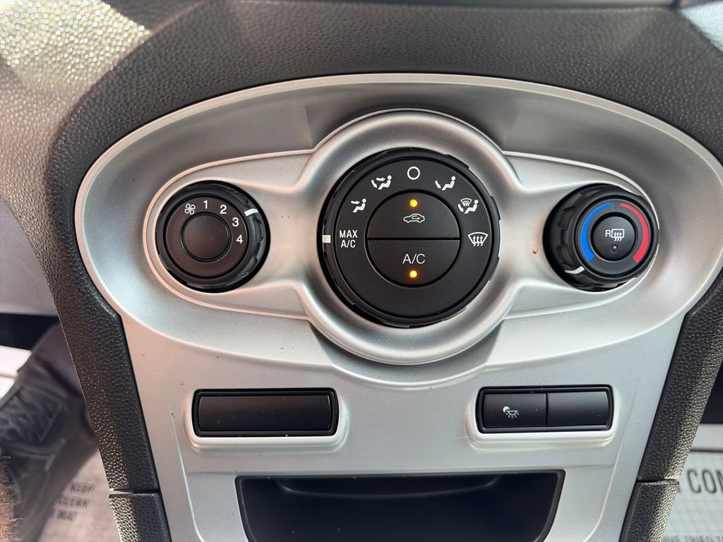 Used 2018 Ford Fiesta SE FWD image 18